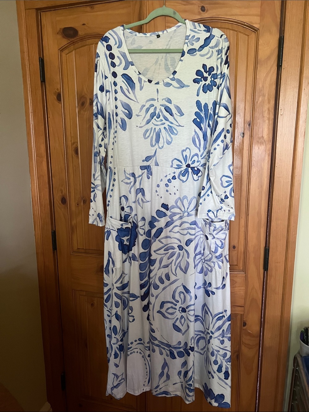 Women's Blue Floral Scoop-Neck Maxi Dress